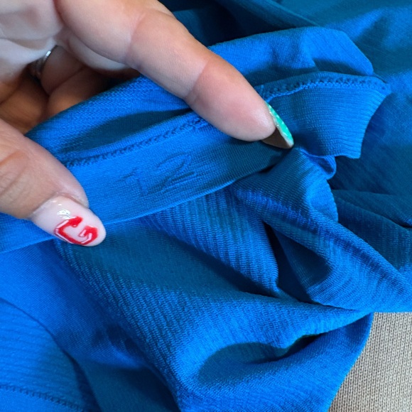 Women's lululemon Blue Tank Top size 12 - Picture 5 of 5